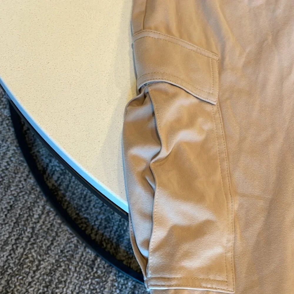 beige jogers pants 🛍️🛒💃🦋🍂